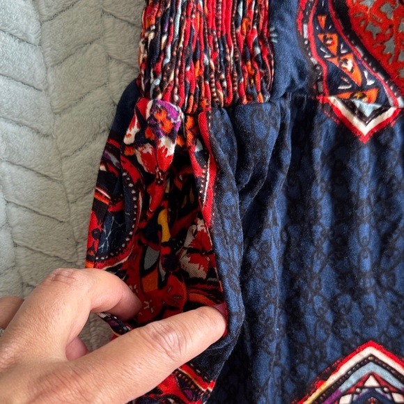 NWT LASCANA Women's Vibrant Red and Black Pants Side Pockets - Picture 3 of 7